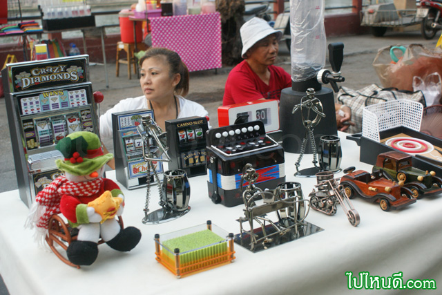 ของเล่นสังกะสี โบราณ