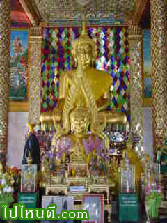 พระประธานในวิหาร