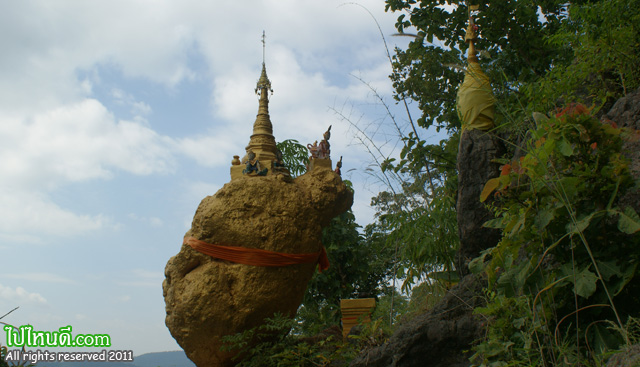 พระธาตุหินกิ่ว