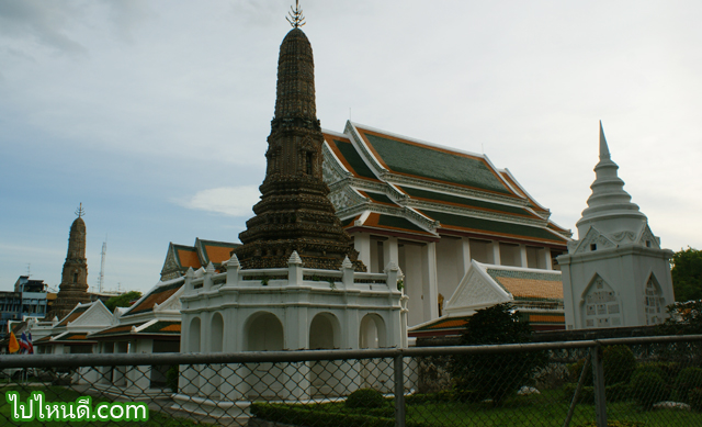 พระปรางค์วัดเทพธิดาราม