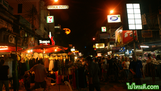 ร้านเสื่้อผ้าแผงลอย