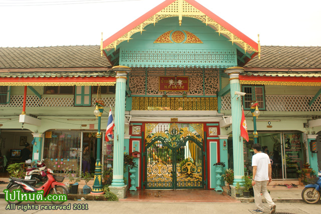 บ้านไม้ทรงไทยโบราณ