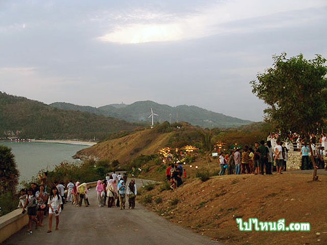 แหลมพรหมเทพ