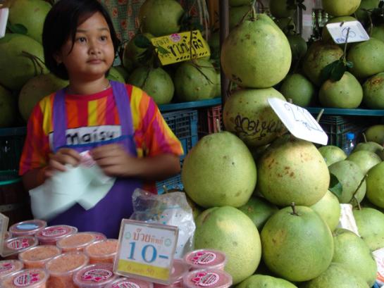 ส้มโอขาวน้ำผึ้ง