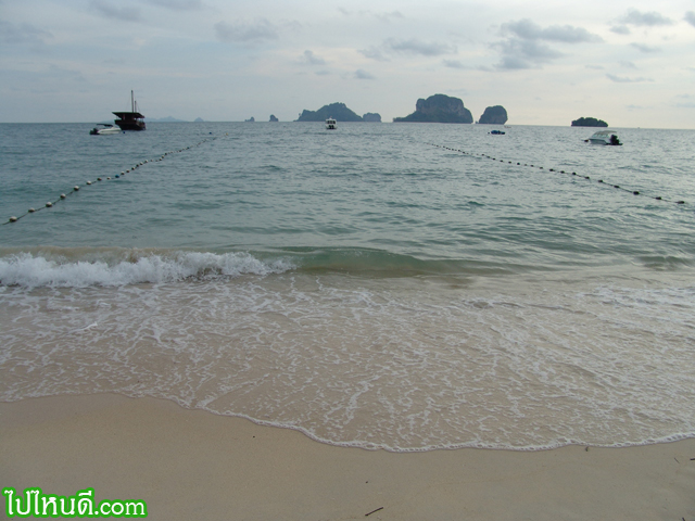 หาดถ้ำพระนาง