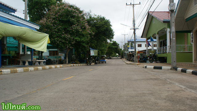 ถนนบนเกาะสีชัง
