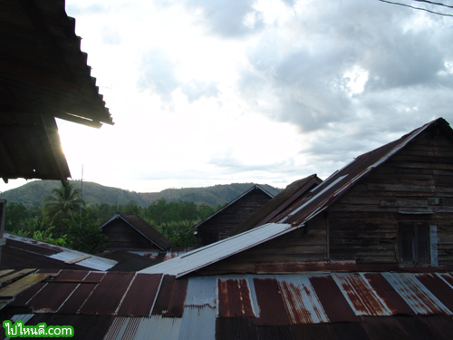 หมู่บ้านทับหลี ริมเขา