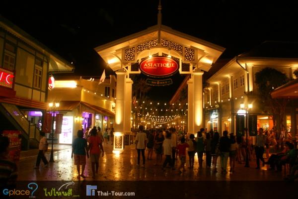 Main entrance of Asiatique the Riverfront