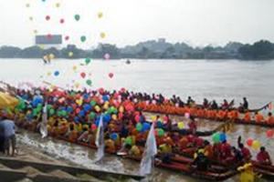 แข่งขันเรือยาวประเพณี-จังหวัดนครสวรรค์