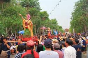 งานประเพณีไหว้พระธาตุช่อแฮ