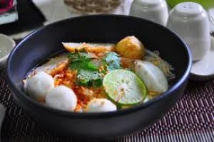 ก๋วยเตี๋ยวปลาเจ๊ปุ้ย