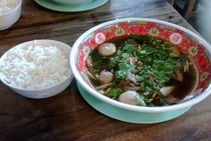 ก๋วยเตี๋ยวเนื้อชายคลองฮงไน้