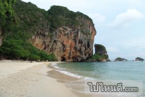 หาดถ้ำพระนาง